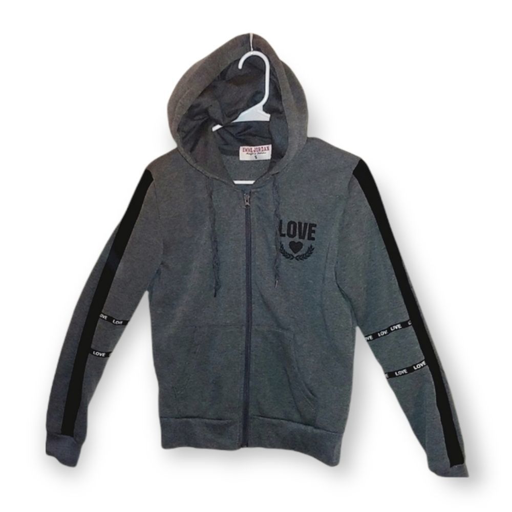 𝅺hoodie size small Emme Jordan